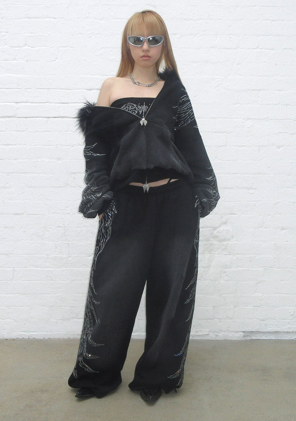 FALLEN RHINESTONE OVERSIZED SWEATPANTS WASHED BLACK