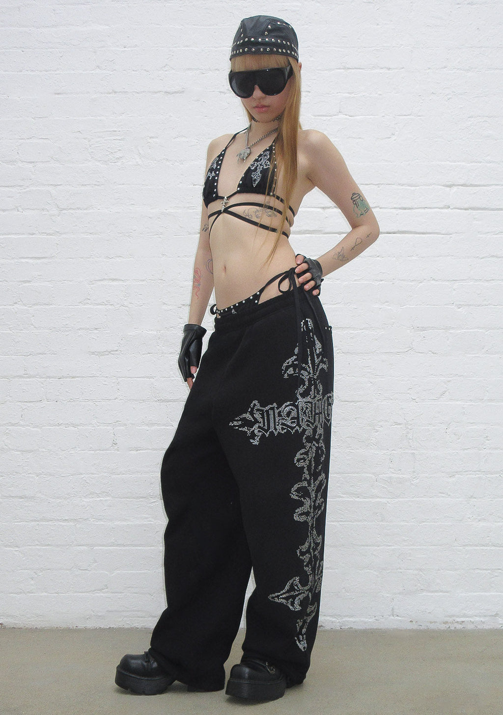 FERAL STUDDED OVERSIZED SWEATPANTS BLACK
